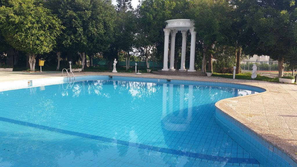 Crown Resorts Henipa Larnaca Ngoại thất bức ảnh