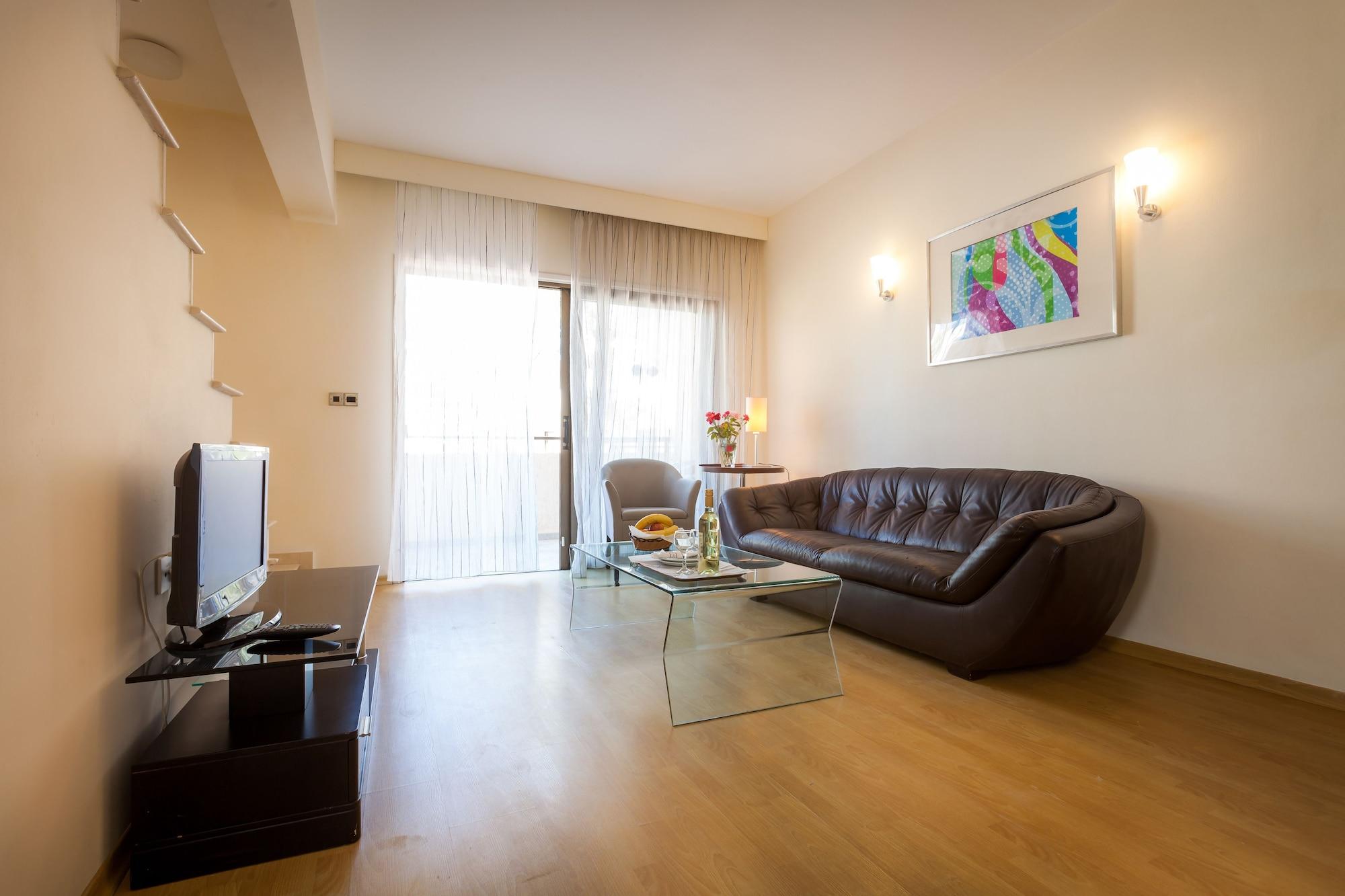 Crown Resorts Henipa Larnaca Ngoại thất bức ảnh