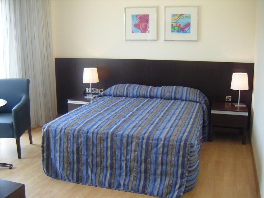Crown Resorts Henipa Larnaca Ngoại thất bức ảnh