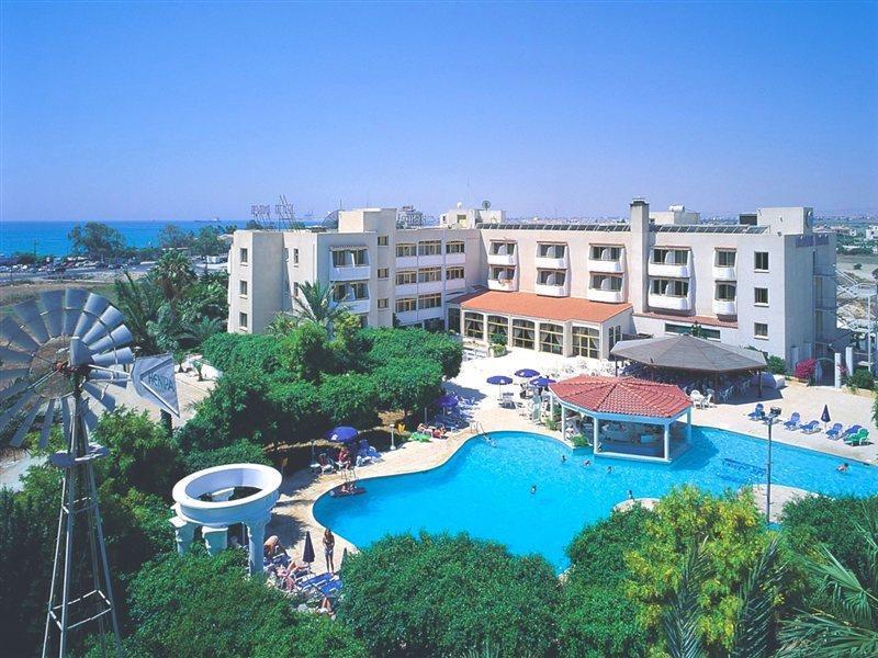 Crown Resorts Henipa Larnaca Ngoại thất bức ảnh